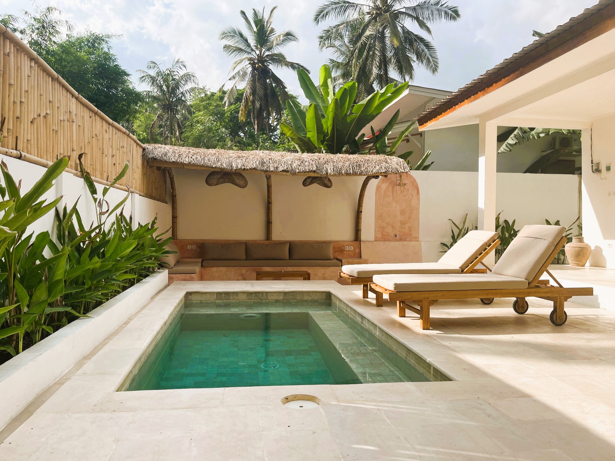 Villa Savana private pool and tropical terrace
